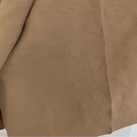 Aritzia Effortless Shorts - Picture 3 of 3